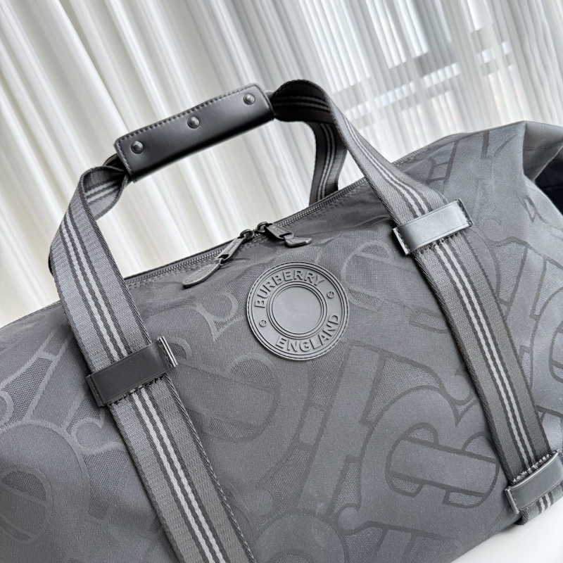 Bv*b*rry travel bags